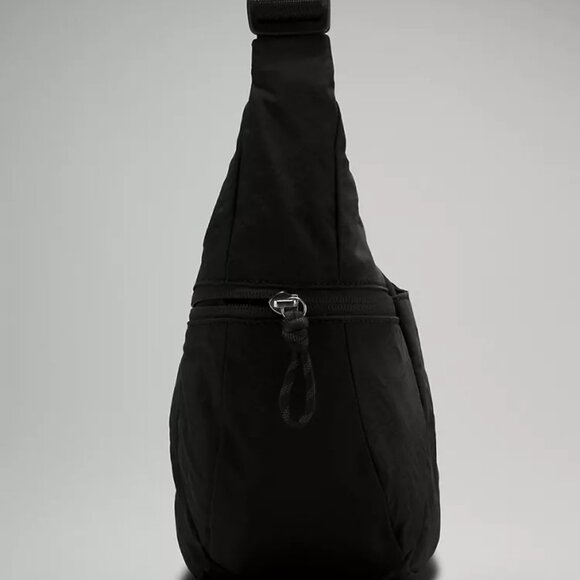 Lululemon Slouchy Sling Bag 6L Black - Picture 4 of 7
